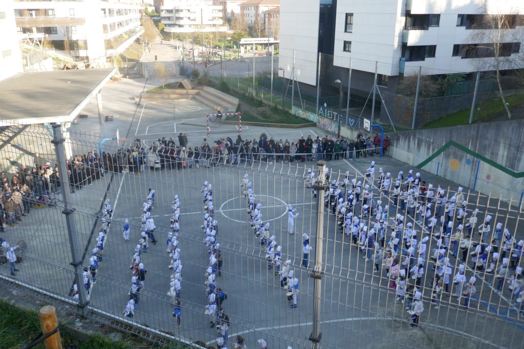 Una escuela publica de secundaria en Aiete